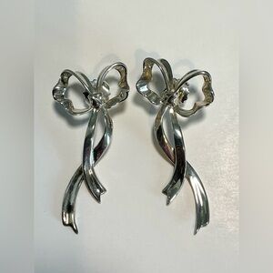 ESTATE/RARE Tiffany & Co. 925 Sterling Silver Pierced Earrings Bow & Ribbon